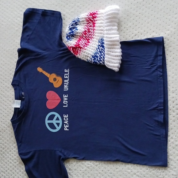 Vintage Hippie Tshirt peace love and Ukulele - Picture 8 of 13